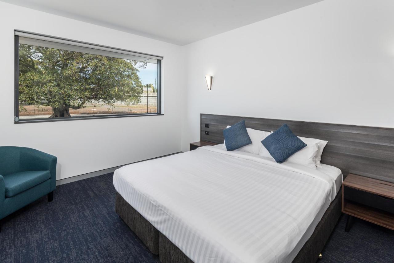 Thornton Executive Hotel Мейтланд Екстериор снимка